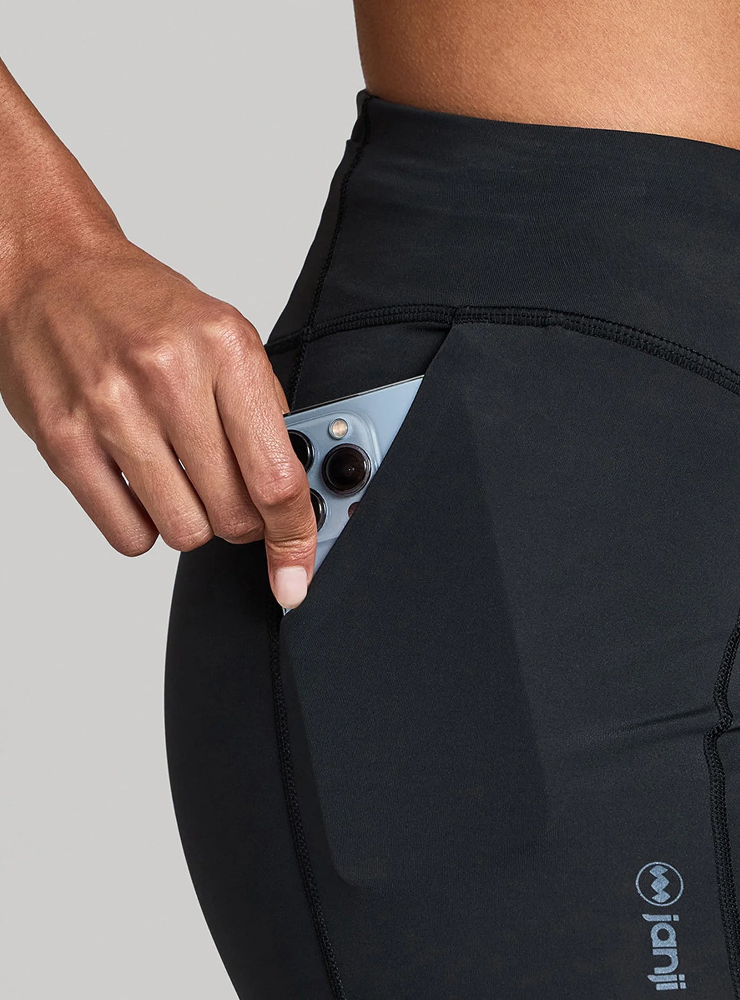 Janji 7" Pace Shorts Women