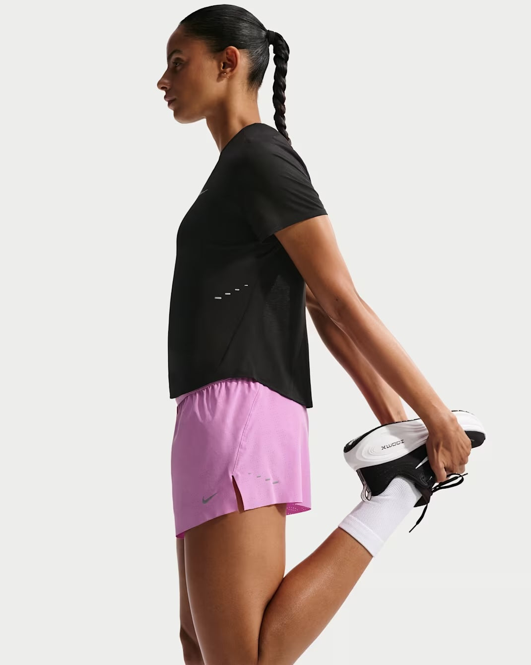 Nike Swift Breathe Women's Dri-FIT Mid-Rise 2.5" Brief-Lined Running Shorts
